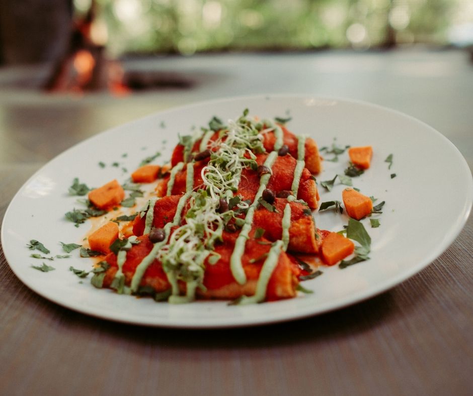 Nuestro resort íntimo de sanación está cobijado entre las tranquilas y exuberantes montañas de la Sierra Madre, al sur de Puerto Vallarta. Conoce nuestro paquete de 3 noches en Semana Santa 2020. 
Cupo limitado, 15 participantes máximo. 
tinyurl.com/ryvf5c3