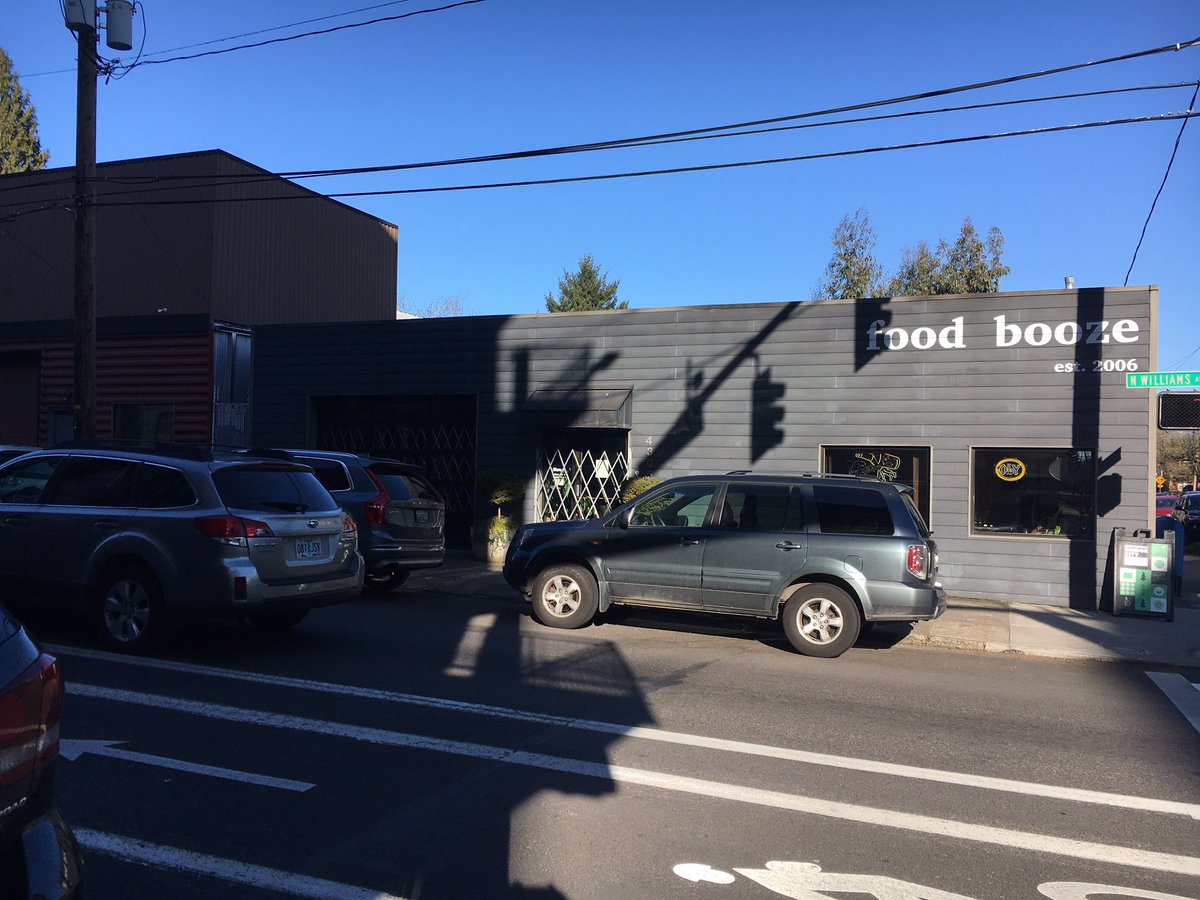 djrndmnoise's tweet photo. Sign of the Times #barclosures #neighborhoodbar #empathy https://t.co/G2H3KkLod7