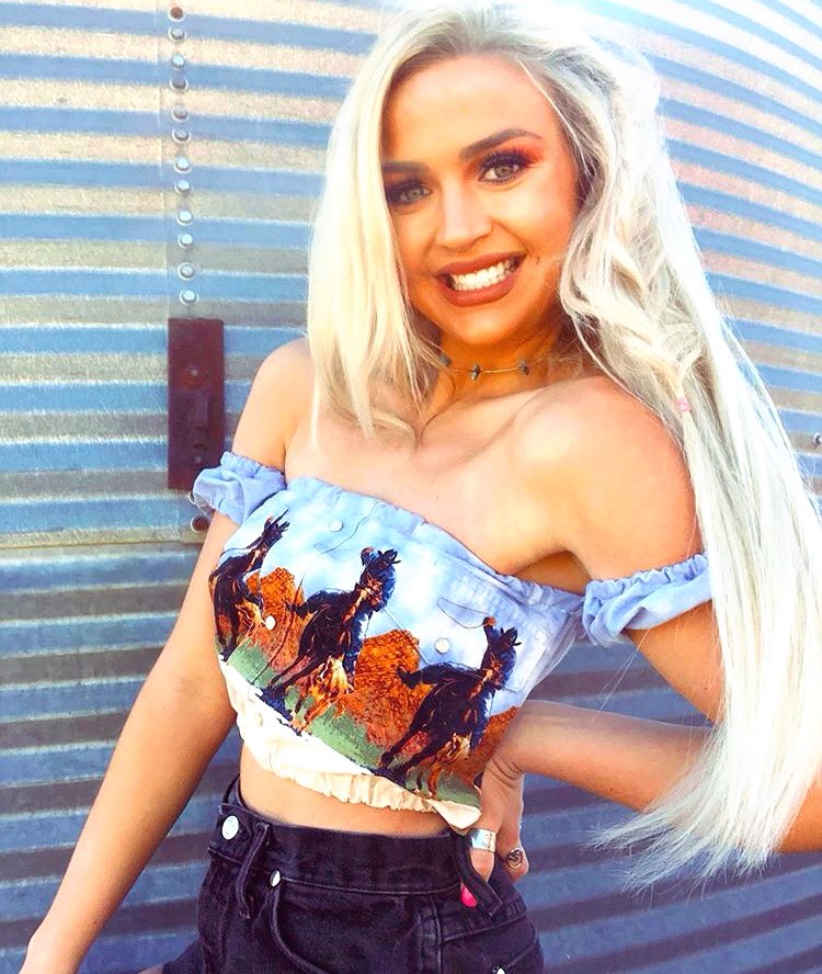 BuckskinBabes's tweet photo. 🍀👖GIVEAWAY TIME 👖🍀

Ya feelin’ lucky? 

We have big restocks planned for the rest of March, which calls for celebration! 🎉

Win $100 to spend on Buckskin Babes vintage clothes 🙌🏼

To win: 
-RT
-Follow us on Twitter
-Follow us on Instagram 

(Winner picked on Fri. the 20th) https://t.co/j2PLmUDWzS