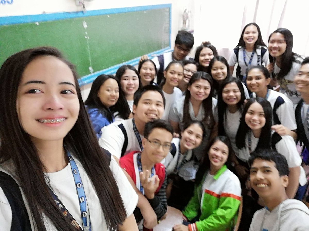 StJamesss1920's tweet photo. "HIGHSCHOOL. it changes people into the person they said they'd never become."
-Soverano https://t.co/V5bBiOTAcu