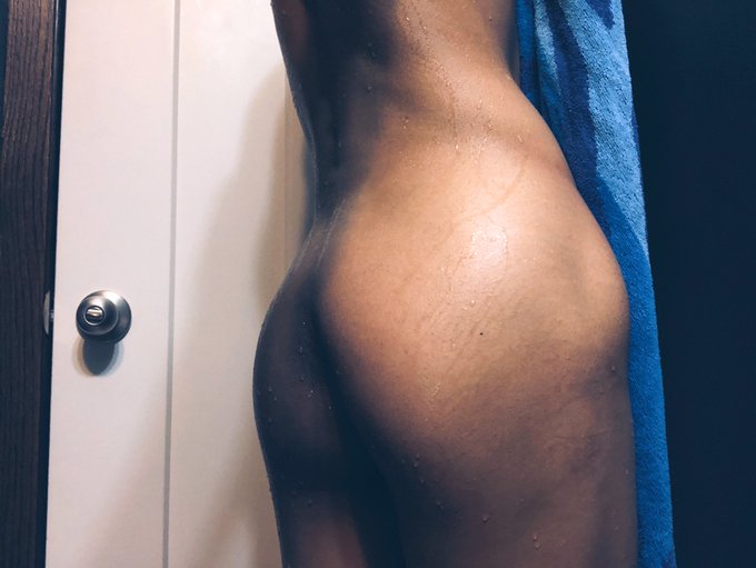 post shower ?? https://t.co/VEqPHaW3Cp