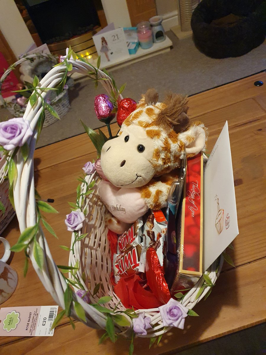 This Hamper was made for my partner for his birthday a few days ago as a belated birthday present. 
#giraffe #hamper #chocolate #spring #birthday #birthdayboy #20thbirthday