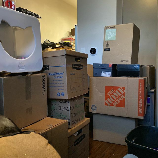 inquirefurther's tweet photo. Tackling my disaster. Aren’t you jealous? #boxcity #unpacking 📦 https://t.co/4m2kY2IgvN https://t.co/TFJRWVAtFE