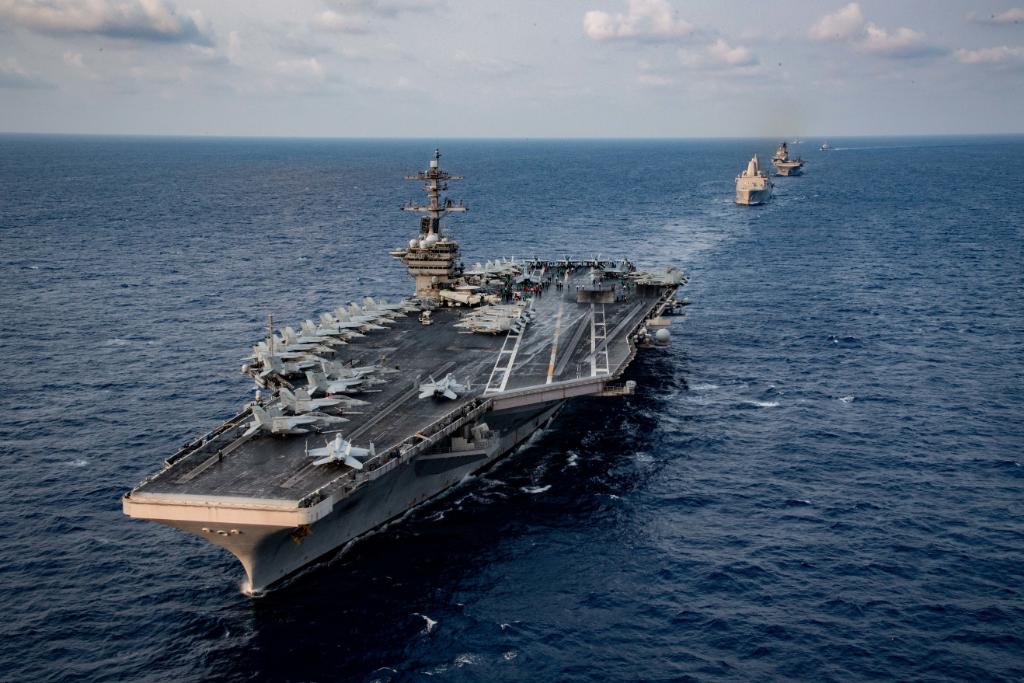 #USNavy photos of the day: #USSHarrySTruman conducts #fltops, Sailors train to defend #USSGermantown in #US7thFlt, #USSAmerica and #USSGabrielleGiffords are underway and #USSTheodoreRoosevelt transits the South China Sea. ⬇️ info & download ⬇️: navy.mil/viewPhoto.asp?