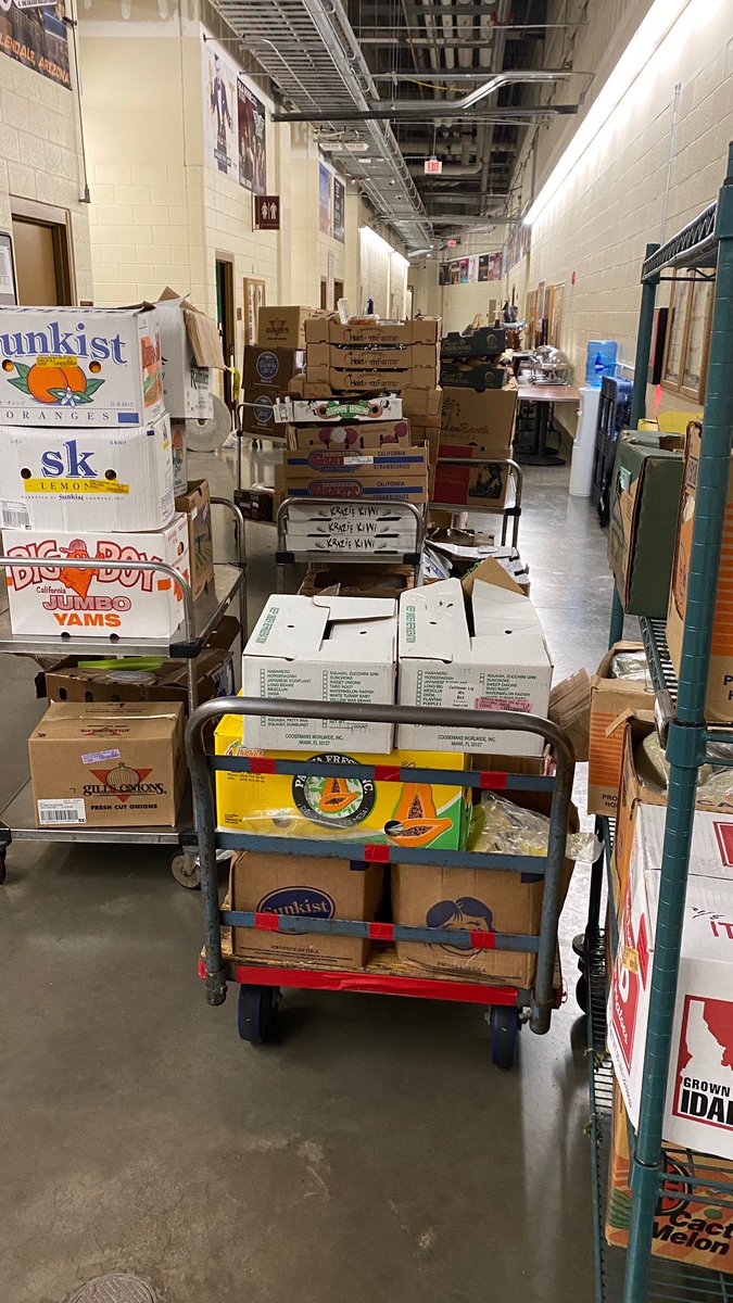 ArizonaCoyotes's tweet photo. Prior to play being paused, we were heading into a season long 5-game homestand. 3,200 pounds worth of food would have been served.

Today, we teamed up with @GilaRiverArena and @LevyRestaurants to donate that food to a local food bank. ❤️

#CoyotesGiveBack https://t.co/frXTxiXd1T