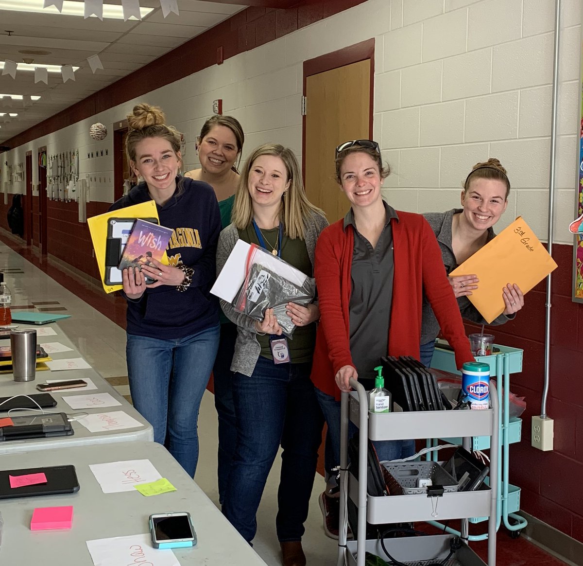 AmandaBillmeyer's tweet photo. Shout out to our amazing staff who volunteered to come in and assist with passing out instructional material!Thank you, parents for making arrangements to stop by and pick them up!Our Potomack community has pulled together again to make our students successful! #PotomackAIR https://t.co/ILzSkIImVy