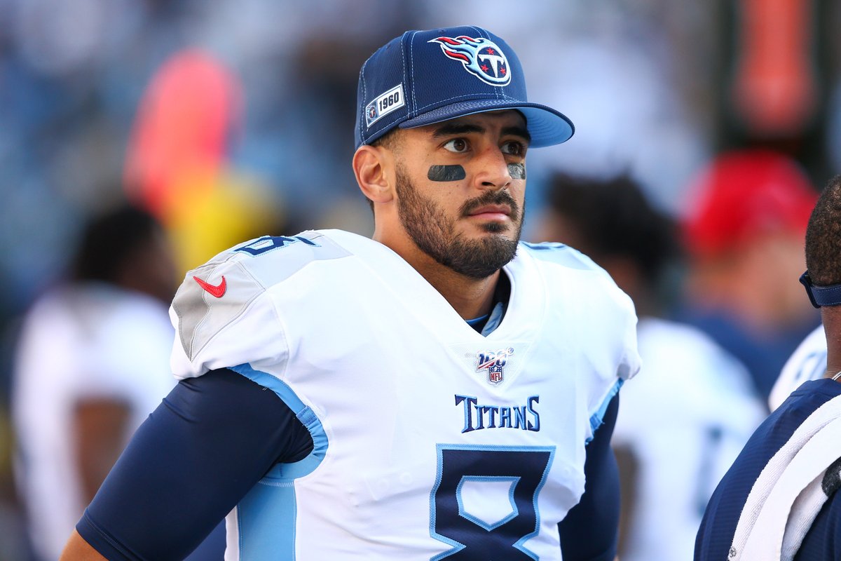 SInow's tweet photo. QB Marcus Mariota is signing with the Raiders, per @RapSheet 

Mariota was Mike Mayock's No. 1-ranked QB leading up to the 2015 Draft for the NFL Network https://t.co/0k78ZwZ71t