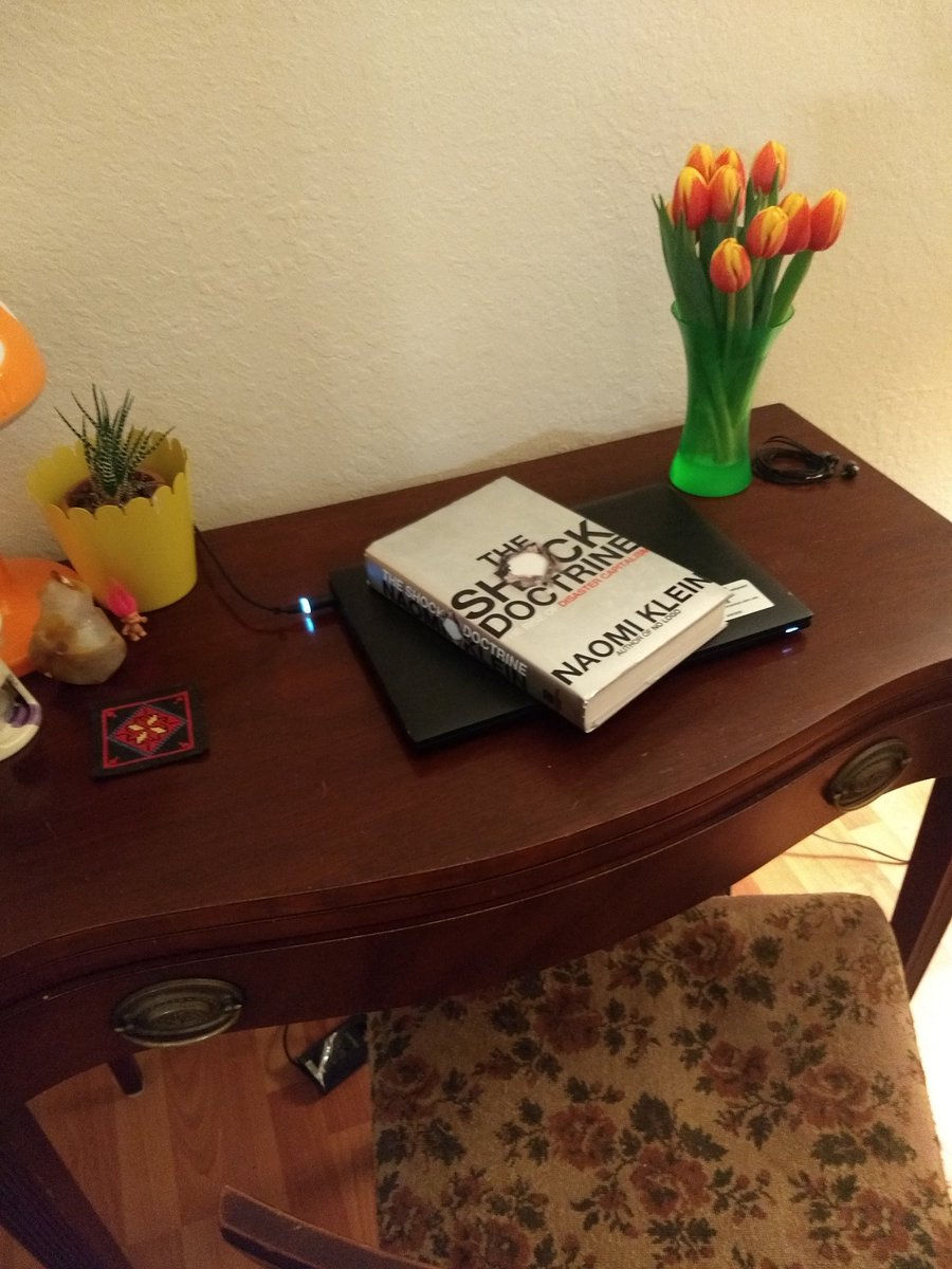 voidisvast's tweet image. If anyone needs me in the next 1-30 days I'll probably be in my new "office" just doing some light reading.