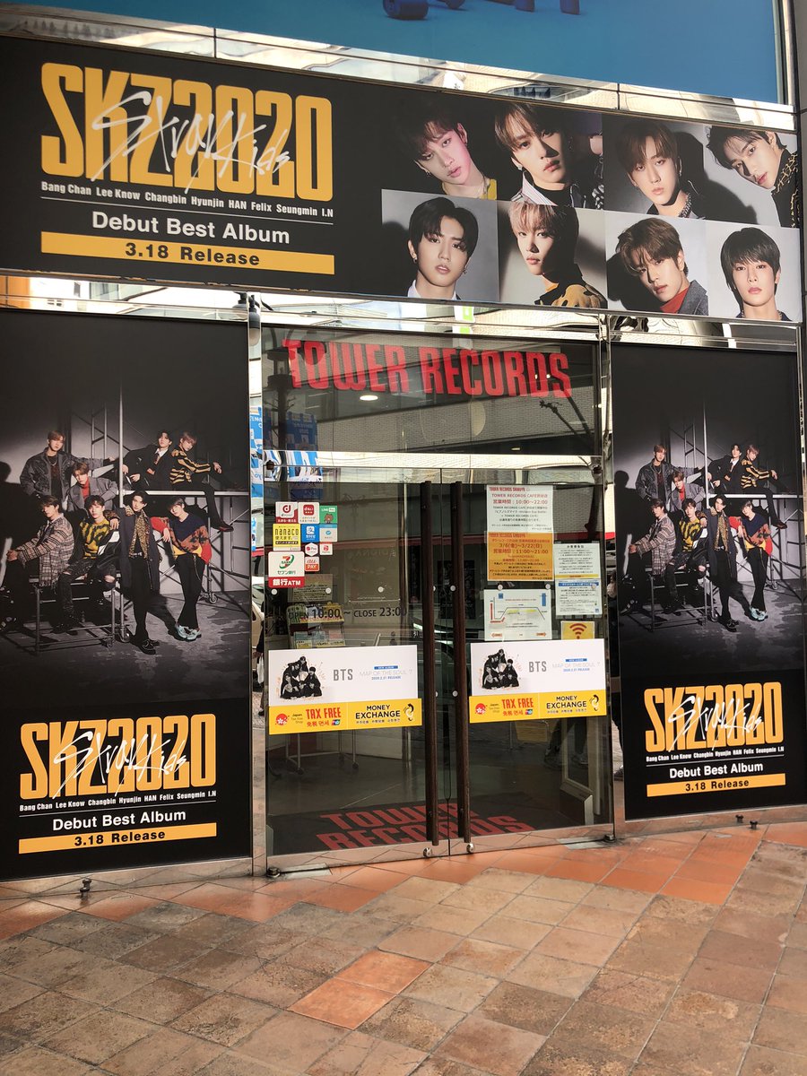 TOWER_Events's tweet photo. #StrayKids

オープン前のタワレコ渋谷店を盗撮📸😃

Stray Kids Debut Best Album『SKZ2020』本日入荷👏👏

タワレコ 渋谷はスキズを大プッシュします❣️
まずは1Fの展開写真です

営業時間は11時〜21時に変更となっております🕘お間違えのないように⚠️ https://t.co/1PZt1jNAmr
