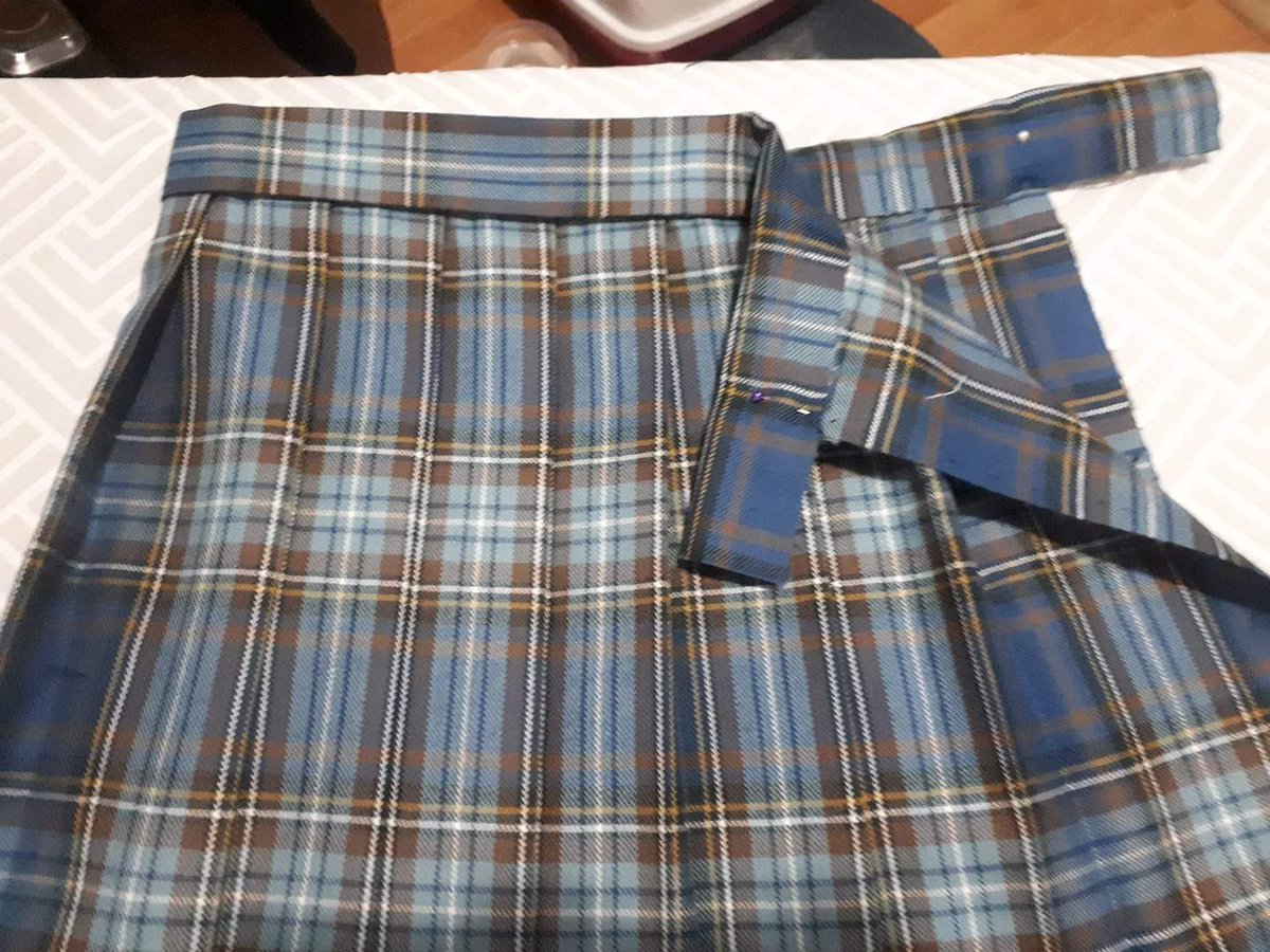 ZyexJmk's tweet photo. Dd2's current sewing project. I am encouraging her to take a course in #kiltmaking 😏🙏 https://t.co/OT9sZkzCzk