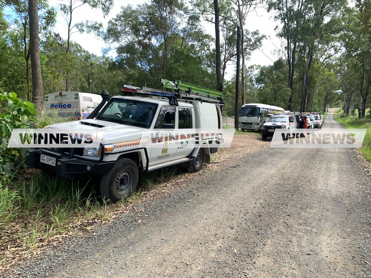 westy67968's tweet photo. SES with QPS crews are this morning carrying out searches on the Amamoor property where a 22 year old was shot in the head on Thursday @WINNews_SCoast @tim_klingner https://t.co/mNThFdu1nw