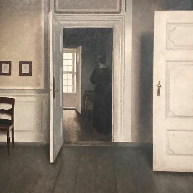 kcgalitz's tweet photo. Vilhelm Hammershøi, Interior. Strandgade 30, 1901. We will all soon be connoisseurs of the interior!! #hammershøi #interior #danishpainting #städelmuseum #frankfurt #scandinaviansocialdistancing https://t.co/0v0izAYFmy https://t.co/a5qdAOQnLv