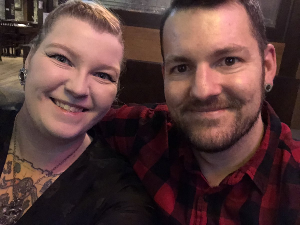 tristarmon's tweet photo. Cheers for nine years! #HappyAnniversary #wereoldnow https://t.co/2COF5OuPPd