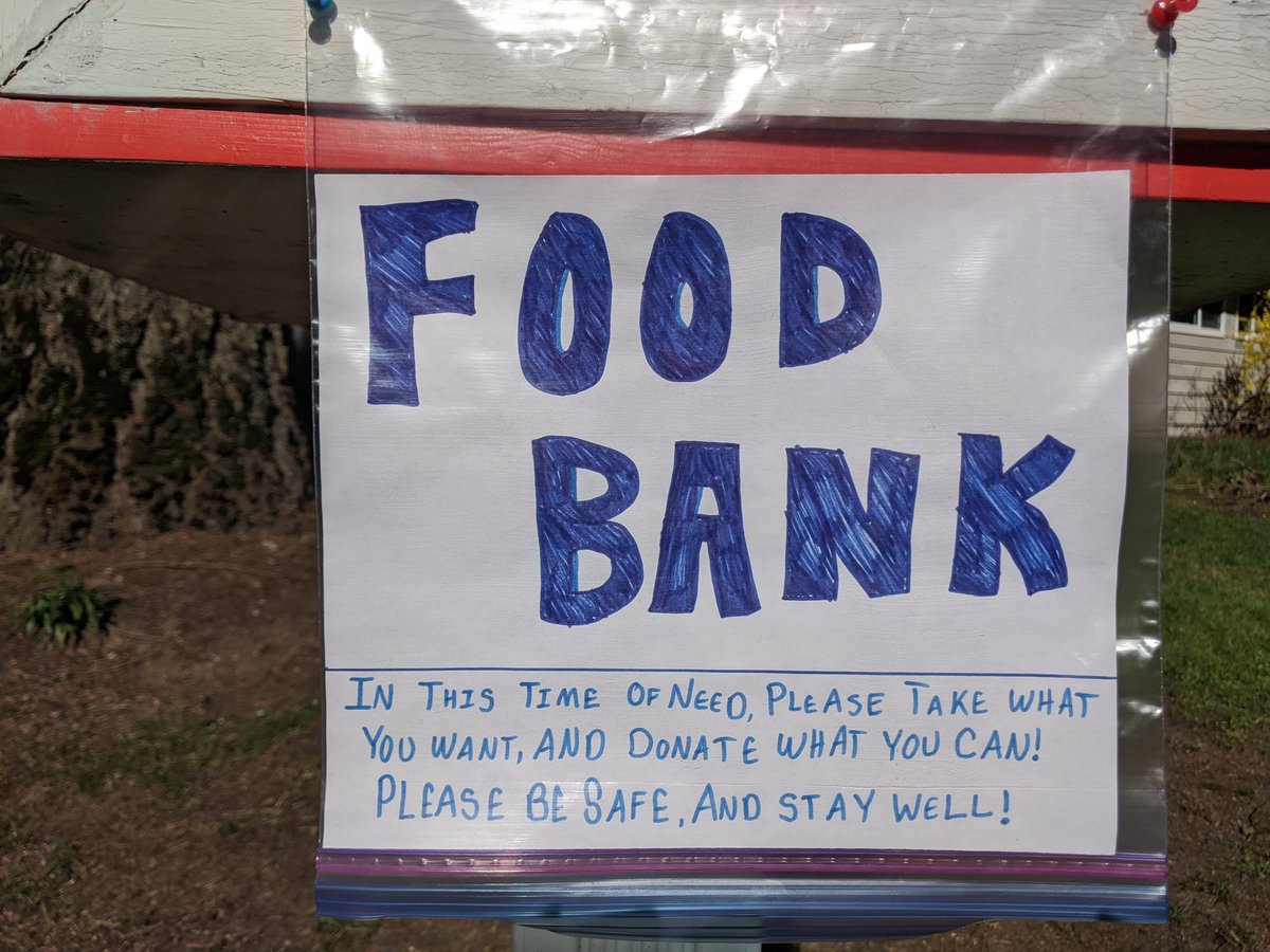 0xdac's tweet photo. Seen in my neighborhood: A little girl turned her mini lending library into a food bank. https://t.co/lfF6U6M3sq