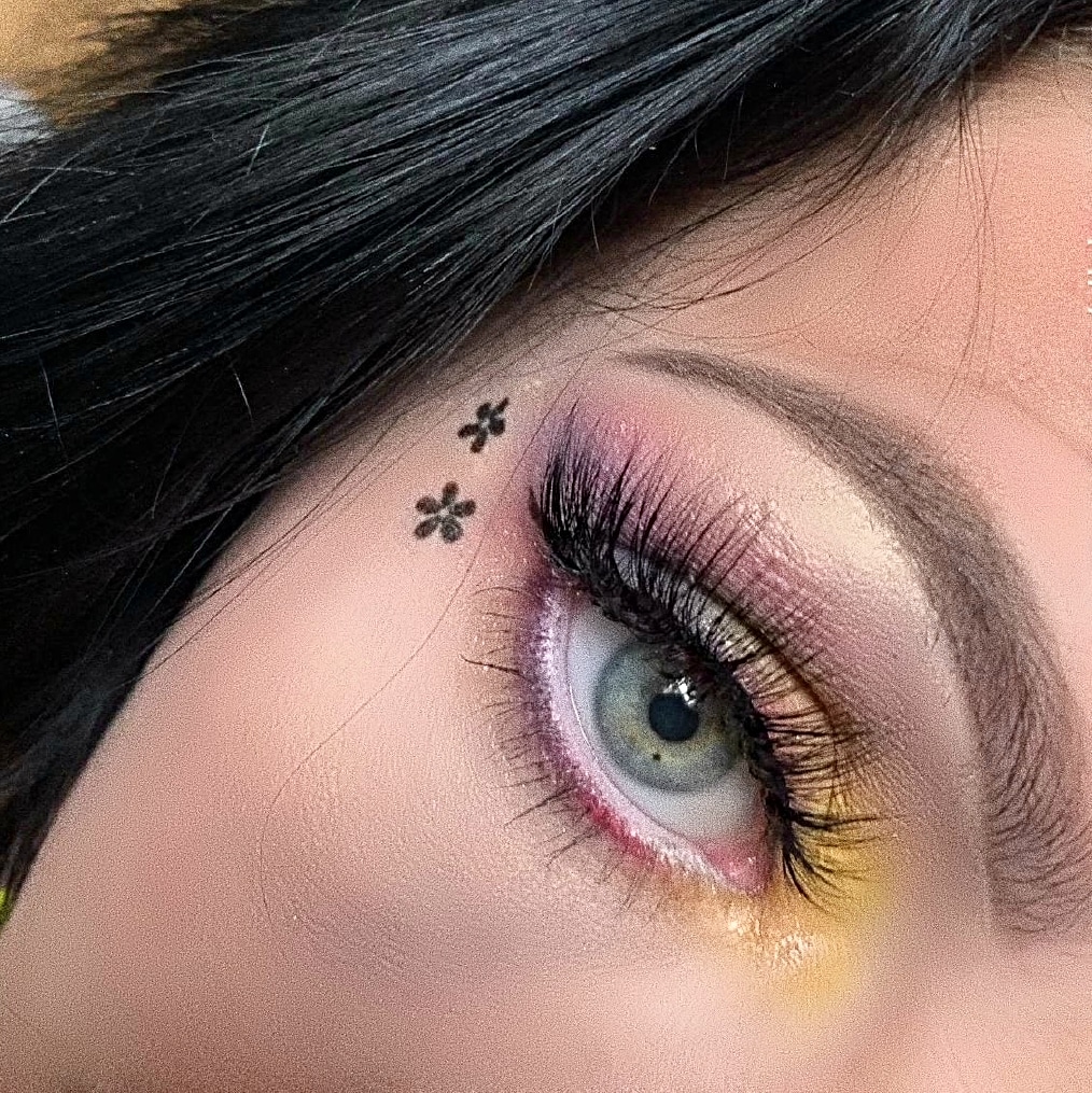 ep_preston's tweet photo. Brand ambassador for @joliebeautyHQ u can use my code EMMAP4 at checkout i am wearing the #ciarareusablelashes and there #proudpalette 
A simple look next week im 37 makeup holds #noage #nolimits #NoRules #itsmakeup #havefun
#insipre &amp; be #insipred 
#chronicpain won't hold me bk https://t.co/yh7hwbbvB1