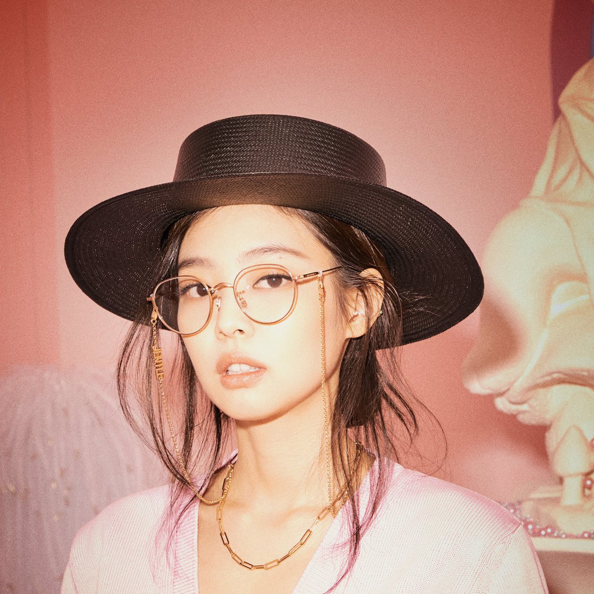 etsullis's tweet image. Gue memutuskan untuk jadi dia, hello new me.