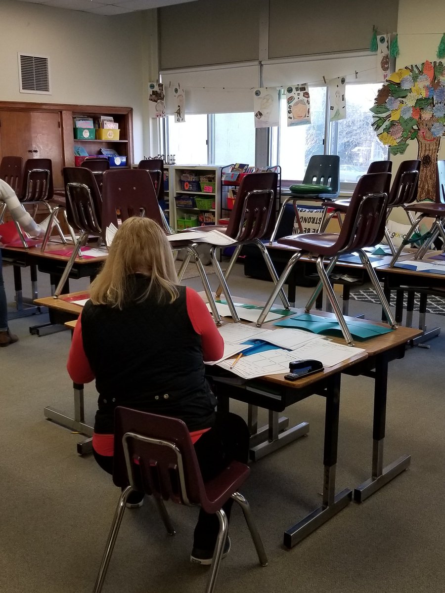 AHESPrincipal's tweet photo. Wow.. what a busy day of planning and prepping! #AHESAchieves #distancelearning https://t.co/eY66ViUWlg