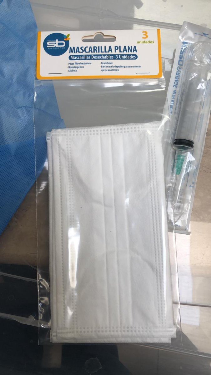 PiensaPrensa's tweet photo. SALCOBRAND: Sinónimo de ladrones / SAQUEADORES
3 mascarillas en $3.000. 
Senabast las entrega a 20 pesos c/u. https://t.co/2wd9BoGa2o