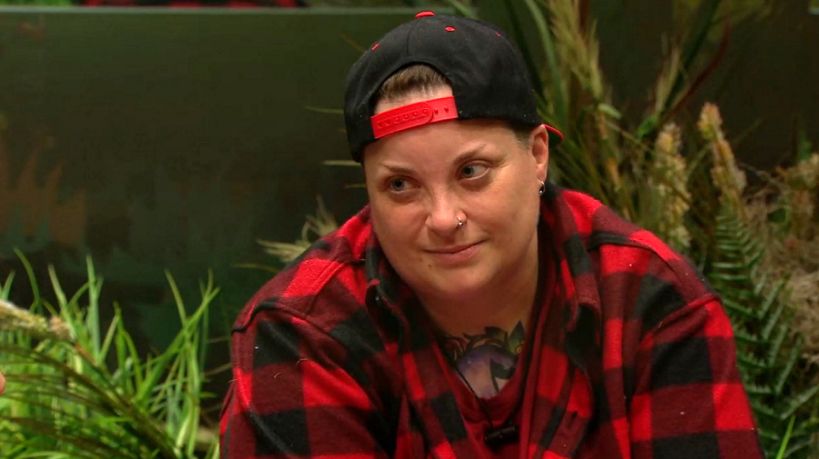 89razorskate20's tweet photo. 🦸Week 3, RT &amp; LIKE If You're Team CAROL! #BBCAN8 https://t.co/NuGEC9Zpnp