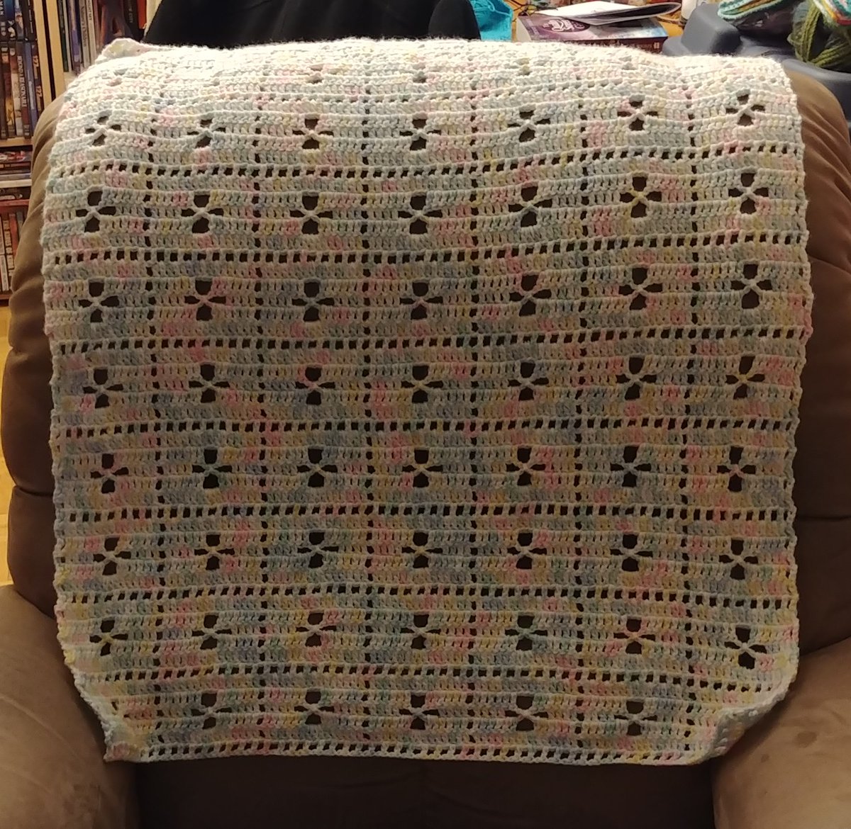 Frogger_8's tweet photo. Finished up another baby blanket today. I just need to block it. #CreativeCrochetWithHeart #CallTheMidwife #Crochet #PrettyThingsMadeWithString https://t.co/yl1XVg8ac3
