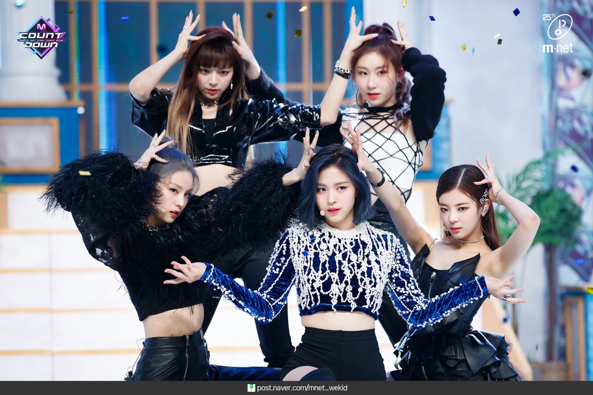 M COUNTDOWN on Twitter: "200312 #MCOUNTDOWN 현장포토 #ITZY - #WANNABE ♬ 📸 More  Photos https://t.co/9w3jyqw4r2… "