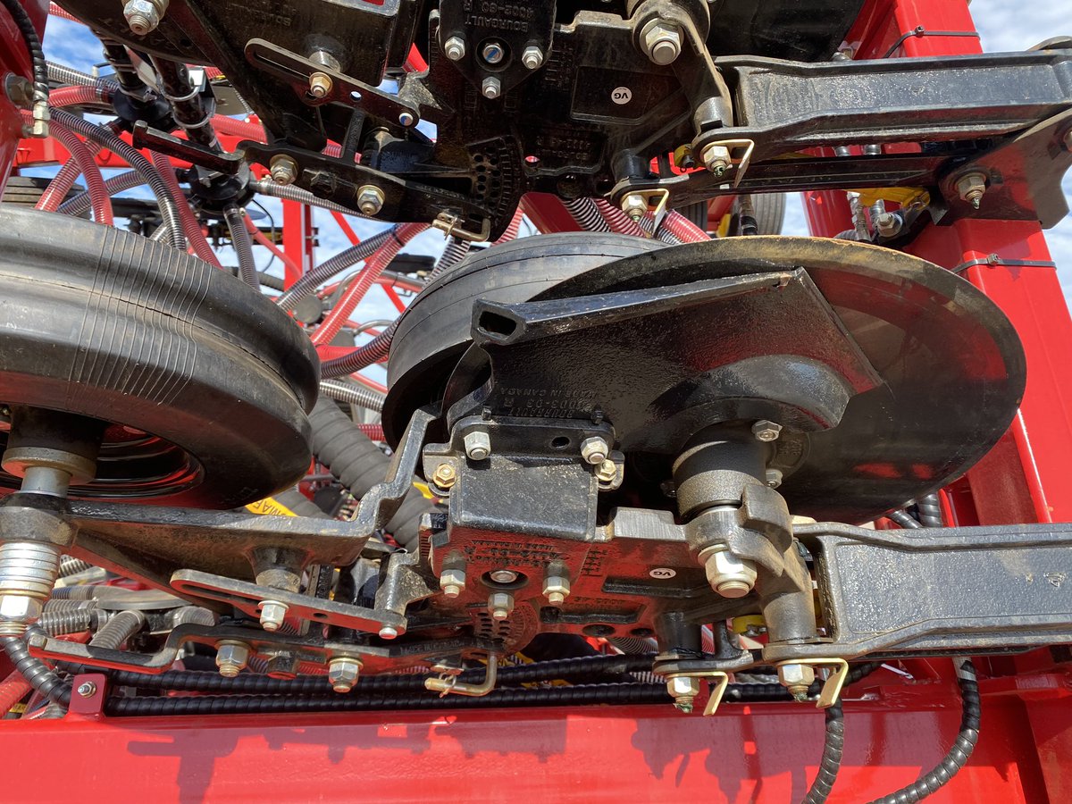 nig_michael's tweet image. Borgault 3710 in Esperance on its way to Varley I think; close cousin of #pillardrill, similar opener design, bigger disc but more complex packer wheel.