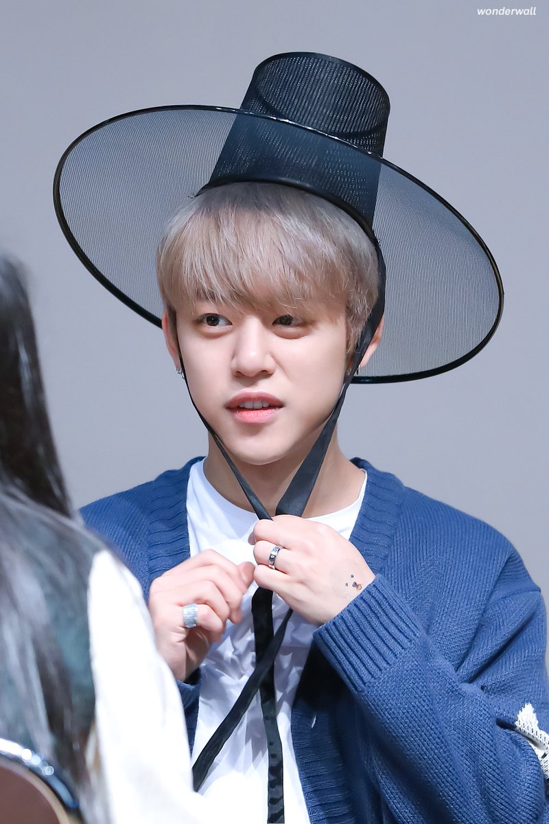 Wonderwall tweet media