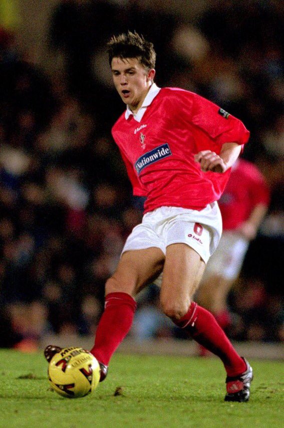 A REMINDER:#24Michael Carrick ( @carras16) won 5 Premier League titles, a Champions League, FA Cup and League Cup with Manchester United.Early in his career (1999) he had a loan spell at Swindon Town.Appearances 6Goals 2