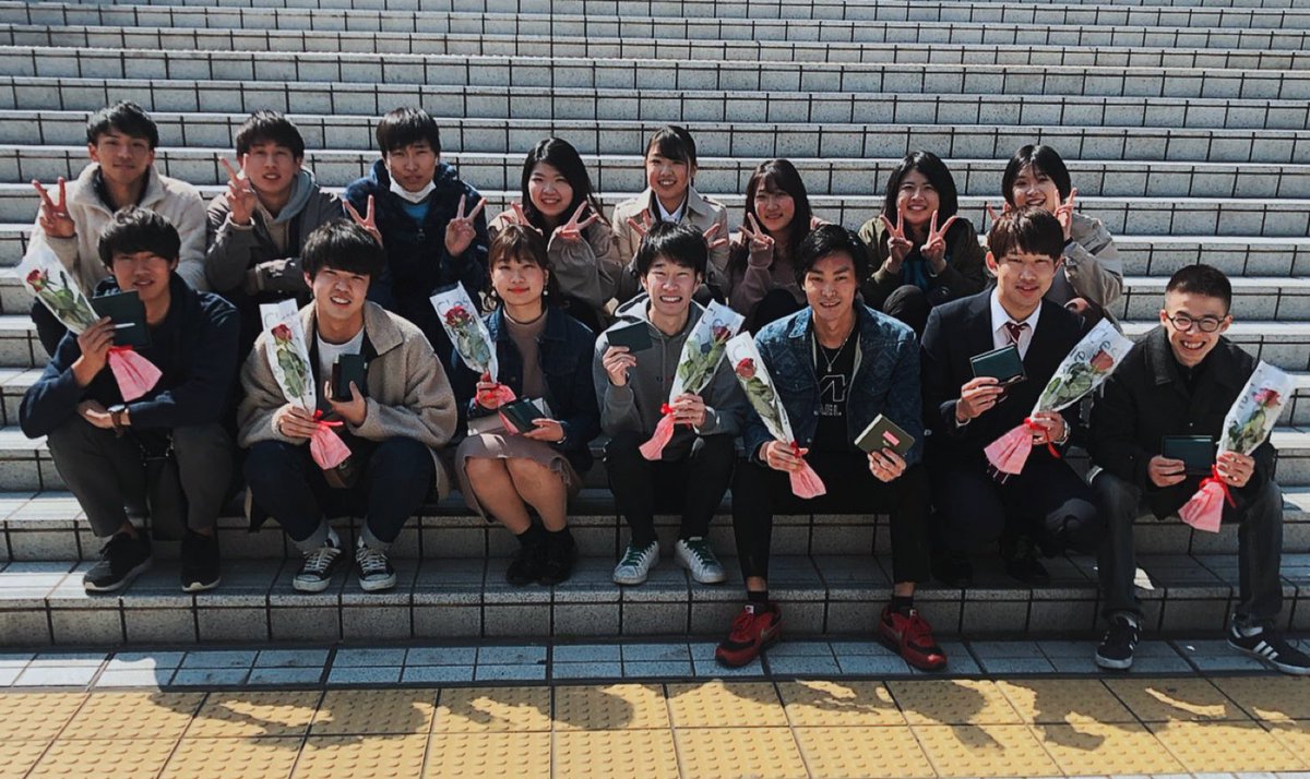 愛知淑徳大学男子バレーボール部 A Twitteren お忙しい中 4年生に集まってもらい卒業式 仮 を執り行いました 今年は新型コロナの影響で 卒業式がなくなってしまいましたが 4年生にとって記憶に残る思い出になると嬉しいです これからのご活躍を願っております 愛知淑徳大学男子バレーボール部 A Twitteren お忙しい中 4年生に集まってもらい卒業式 仮 を執り行いました 今年は新型コロナの影響で 卒業式がなくなってしまいましたが 4年生にとって記憶に残る思い出になると嬉しいです これからのご活躍を願っております