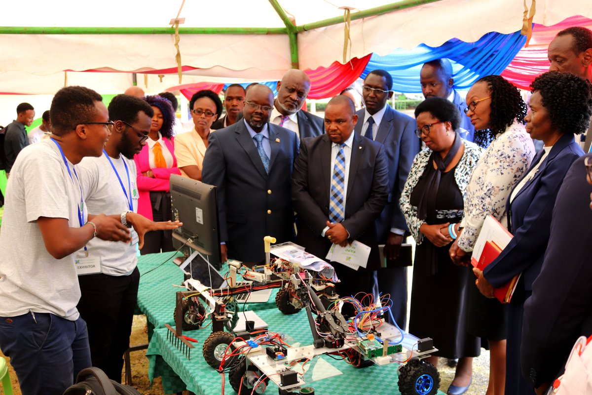 wakhustephen's tweet image. Michael and Ken, @DiscoverJKUAT Mechatronic Engineering finalist students emerged winners of the 2020 Imagine Cup European, Middle Eastern, and African (EMEA) regional final with their weeding bot innovation, bagging a cool USD 8,000 (Kshs. 828,000). jkuat.ac.ke/jkuat-students…