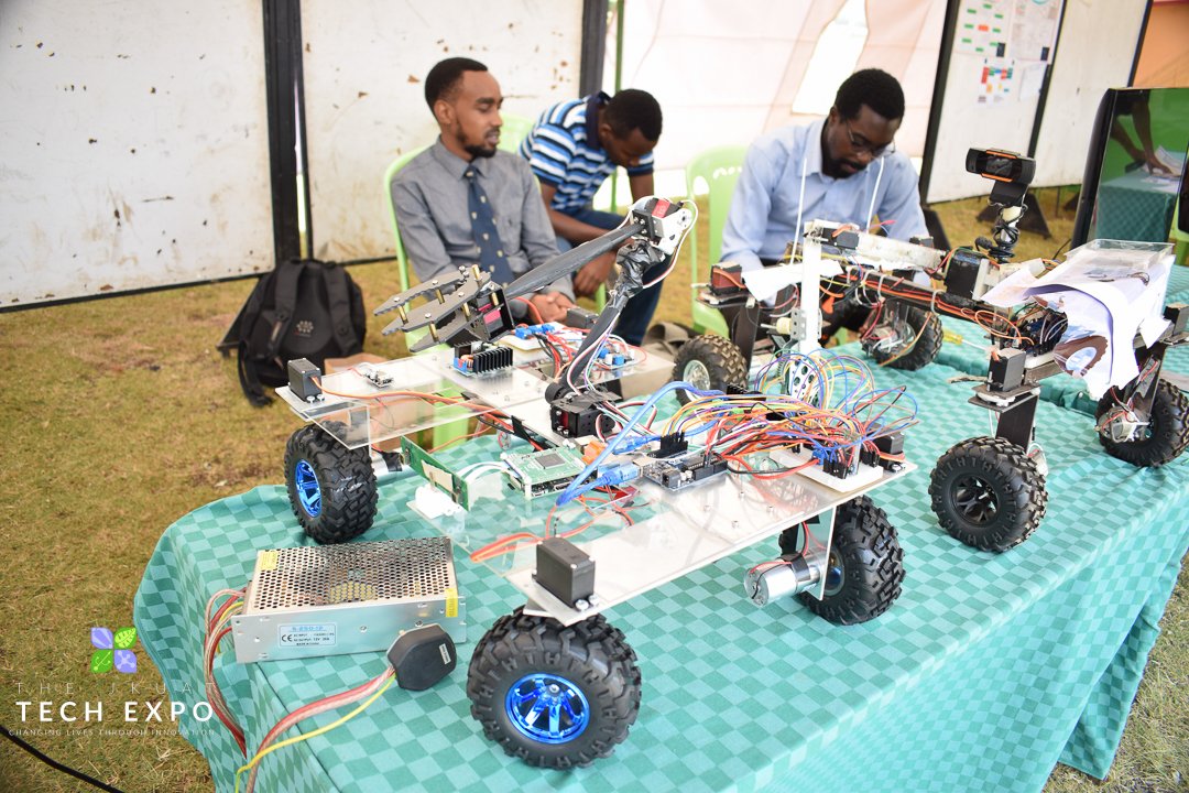 wakhustephen's tweet image. Michael and Ken, @DiscoverJKUAT Mechatronic Engineering finalist students emerged winners of the 2020 Imagine Cup European, Middle Eastern, and African (EMEA) regional final with their weeding bot innovation, bagging a cool USD 8,000 (Kshs. 828,000). jkuat.ac.ke/jkuat-students…