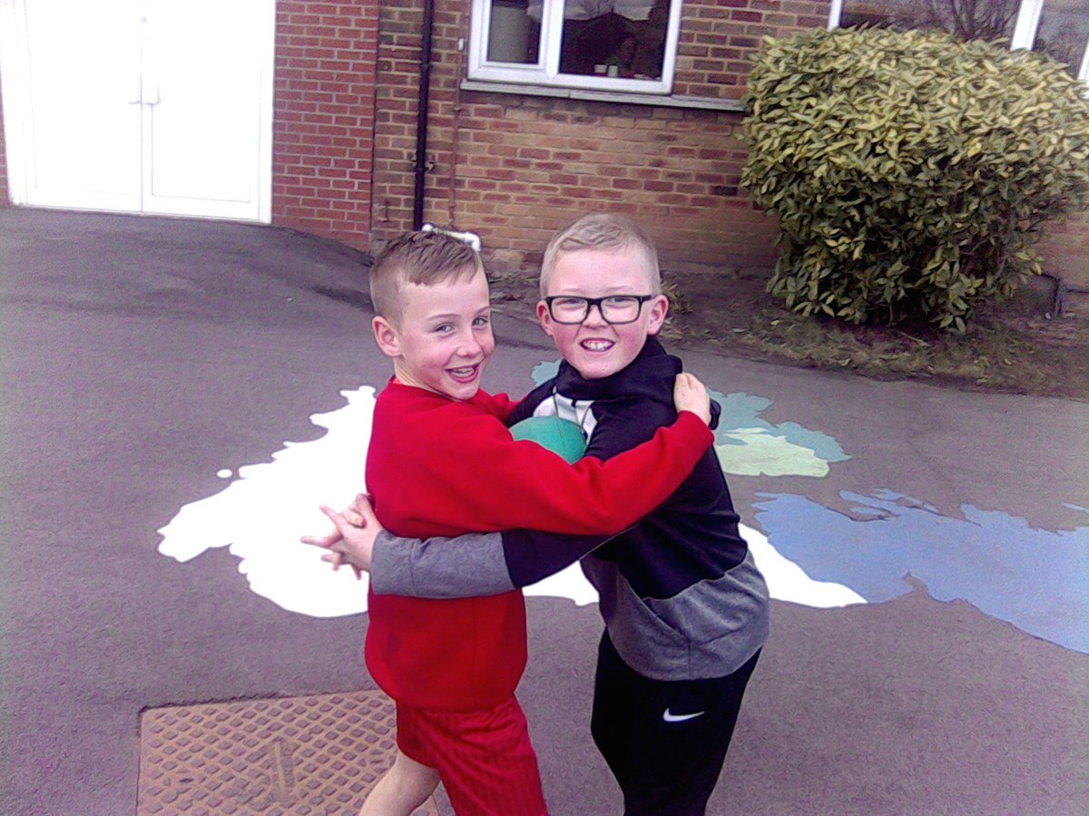 LordsgateCE's tweet photo. We all had a fantastic afternoon to celebrate 'Great Outdoors' week. Year 4 completed some outdoor and adventurous activities and then wrote poems about the different plants found on the school field. #lordsgateoutdoors #lordsgatepe #lordsgatewriting https://t.co/Wd8UiOLQdr