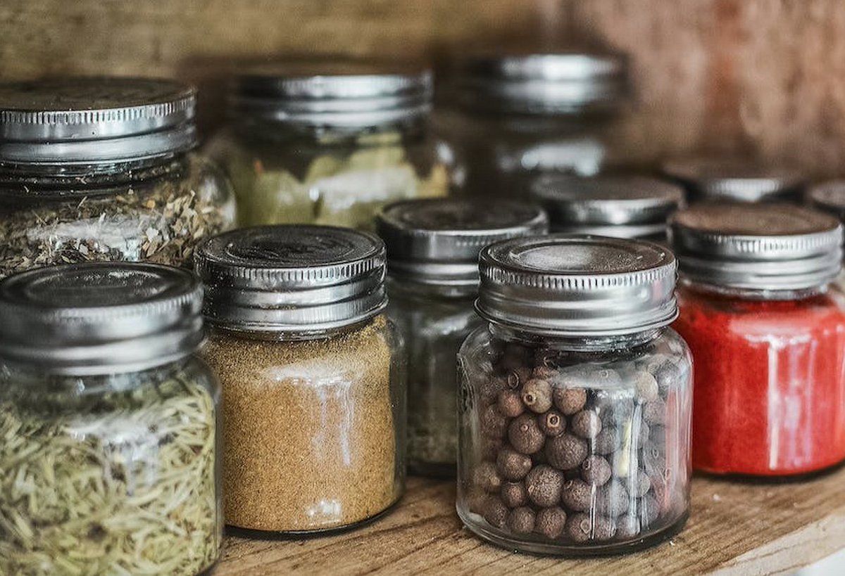 amydgorin's tweet photo. Stock up on these RD-approved pantry &amp; freezer staples while social distancing. @drlisayoung @lizweiss @lesliebonci @denisebarratt @michelledudash @nutrifammeals @tessa_comstock @nutritionistsam @marjoramsarah @nutrigirl @ewardrd https://t.co/c4XJlyjTku #StayHome #Quarantine https://t.co/5xq4sCSluk
