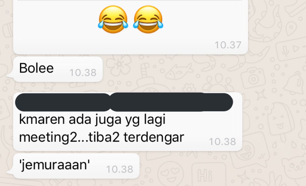 umenumen's tweet photo. Lika-liku Work From Home. 😂😂😂 https://t.co/GS61j6GGWn