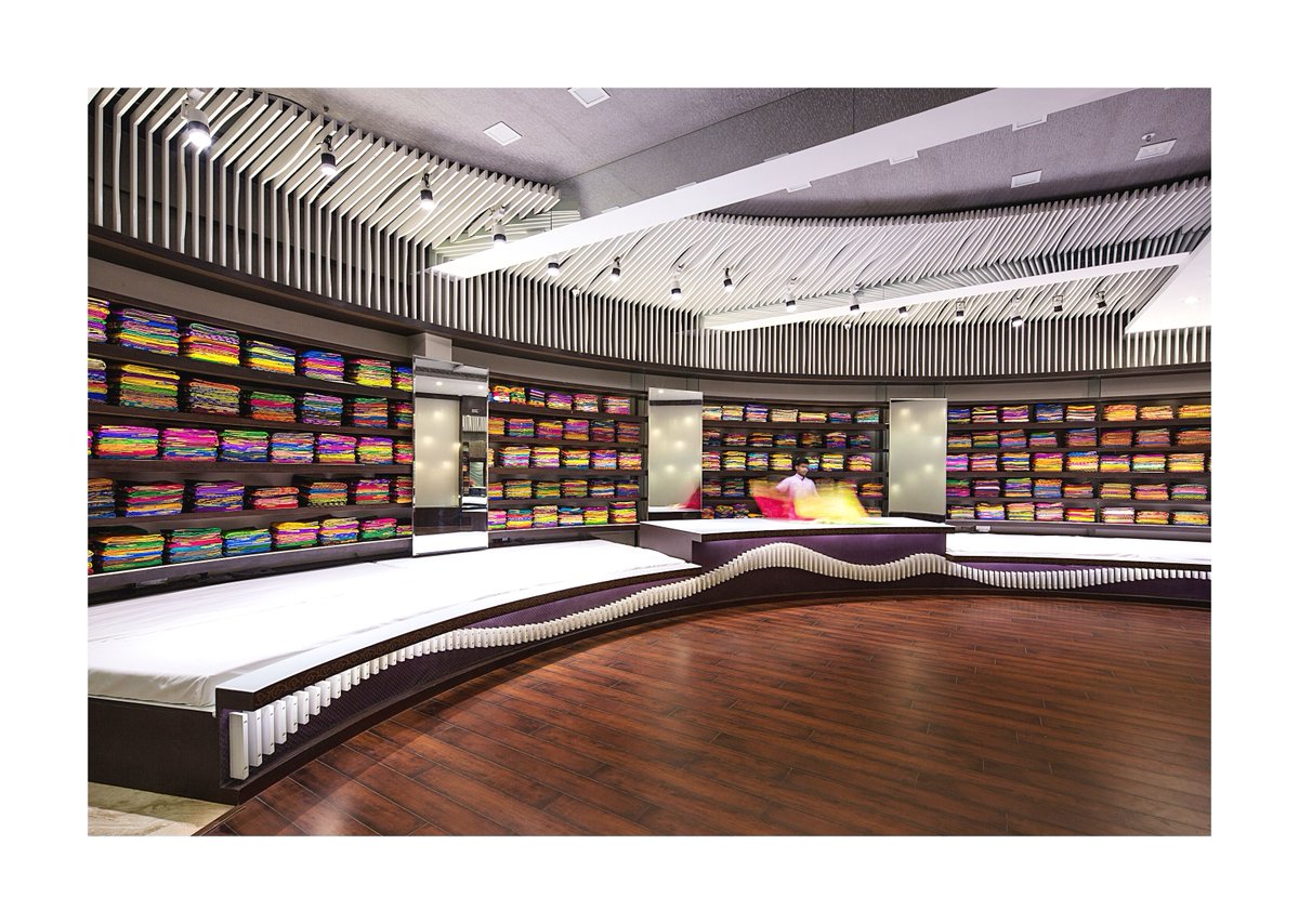 StudioTAB1's tweet photo. Project: Balaji Silks -Retail Interiors.
Location: Mumbai
Project Area: 4500 sqft spread across 2 floors.
Architects: studio TAB

#architecture #architects #interiordesign #commercialinteriors https://t.co/QTsr3BsfBa