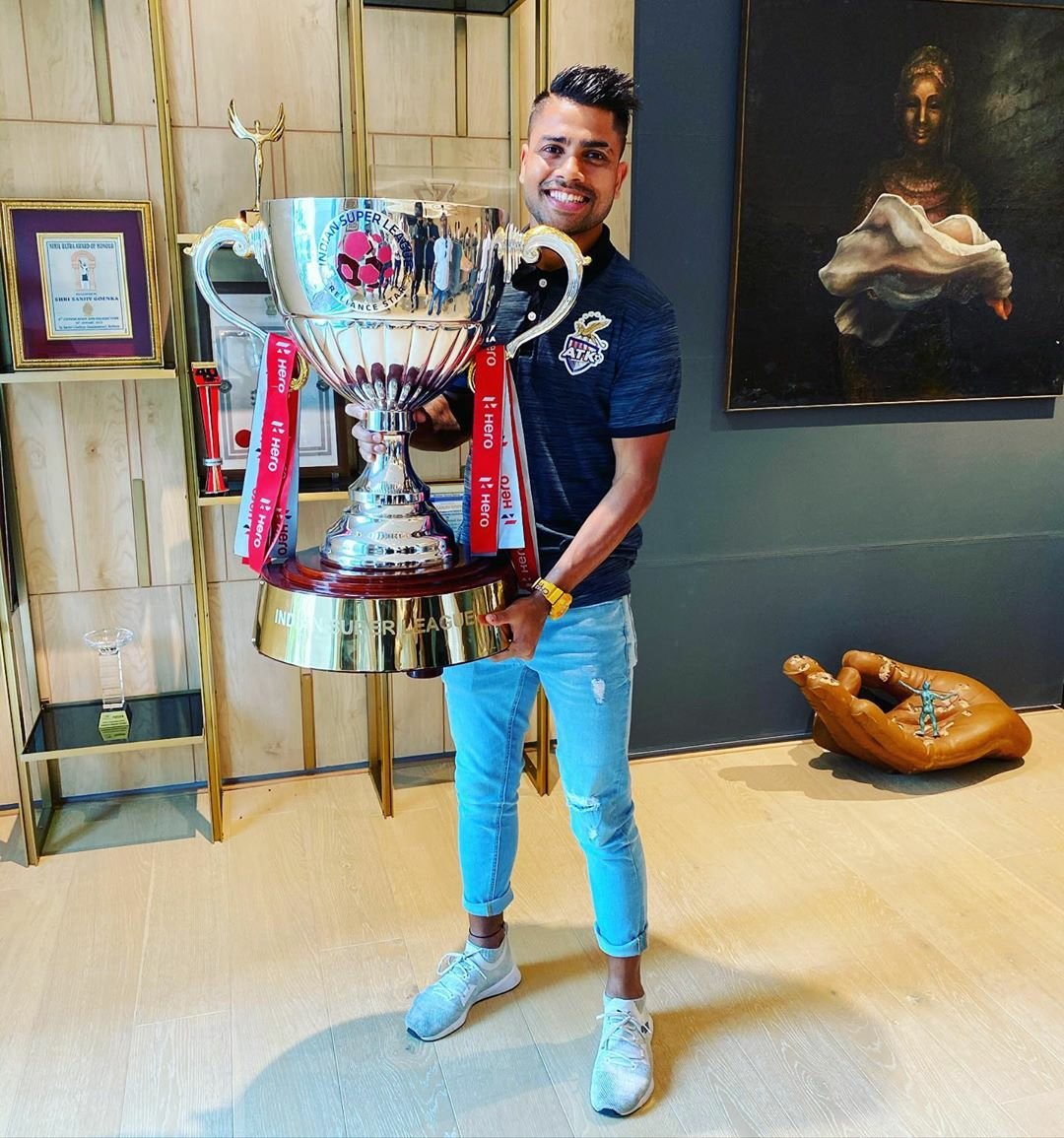 The reason I wake up every day and do what I do. Words can’t describe holding this trophy for a second time. I’m just so happy & so thankful. #AamarBukey #ATK #PD33 #Eksathe #BanglaBrigade #ISL #ISLChampion