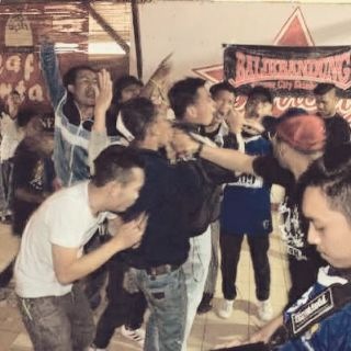 zeyxlsx's tweet photo. tebak tahun berapa ini ? https://t.co/jIS62vBX0d