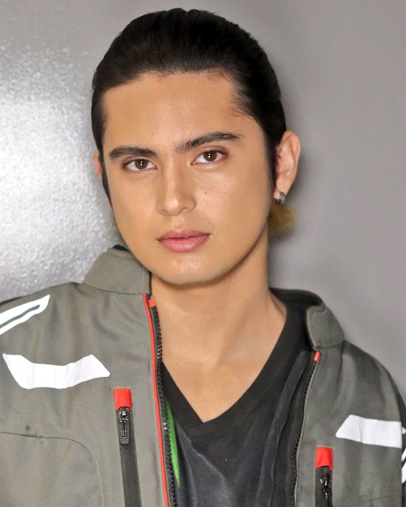leigh3112's tweet photo. @tellemjaye #MakeUpbyMacIgarta #MacIgarta #MensGrooming #MultiMediaPrince •Hair by @rhodrubia • Styled by @m3barretto
©️mac_igarta https://t.co/X8N5hGJeNy