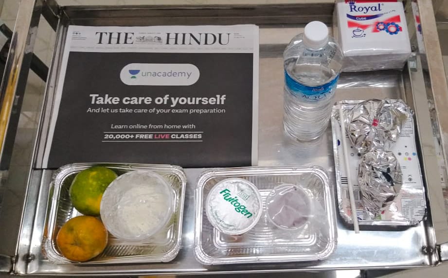 dhanyarajendran's tweet photo. Breakfast tray for isolated patients at Kalamassery Medical College. A Hindu newspaper along with the food.

Breakfast today: 
Dosa, sambar, 2 eggs , 2 oranges, tea, 1L mineral water https://t.co/jzAZ3eaY8b