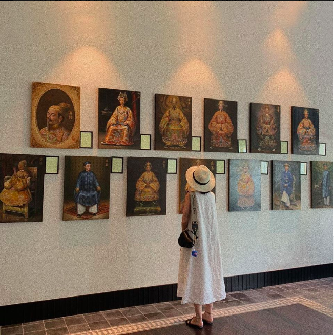 AzeraiHue's tweet photo. Hue was home to the Nguyen Dynasty, the last monarch generation of Vietnam. Drop by our on-site gallery and find out how these 13 kings shaped the history of Hue and Vietnam through a collection of portraits currently on display. 
📸: @jessshuynhh for photo credit https://t.co/o7pOJ8mqaE