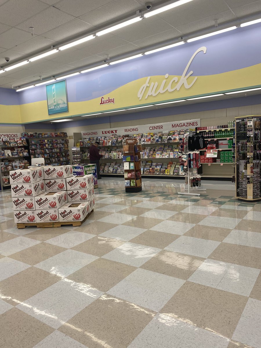 EshaWilde's tweet image. Bout to be just a memory #magazinestands #magazinelife