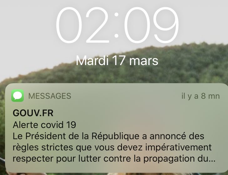 paulinevalaize's tweet photo. Reçu cette nuit #COVID19france #COVID19 @gouvernementFR #sms #coronavirus #confinementtotal étrange réveil nocturne ... #notnightmare #truelife #stayhomechallenge https://t.co/AjNnY4x7bI