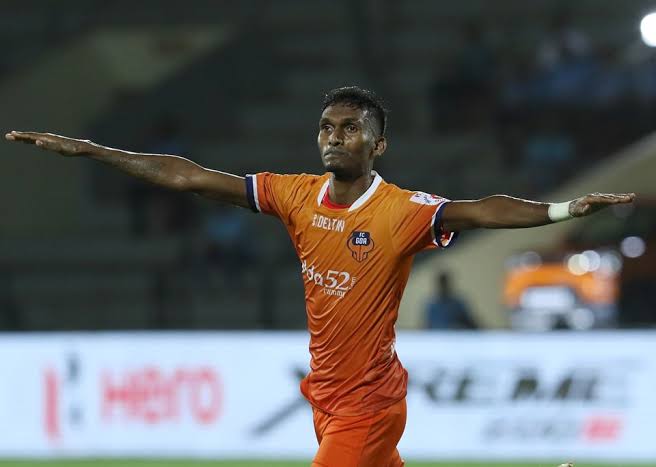 indifoot's tweet photo. Lenny Rodrigues was a pass master in the middle of the park for @SergioLobera1 at FC Goa. His high intensity and precision passing enabled them to keep the ball ticking and keep the opposition moving.
Does he deserve a late exclusion in the Indian NT?
#indifoot #ForzaGoa #FCGoa https://t.co/XeyQSuUOQE