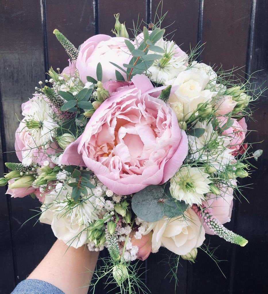 What a bizarre and surreal situation we are all in. Our delivery arrives today for Mother’s Day! We are offering free delivery on orders placed by midnight on Thursday. Use the promotion code FREEDEL at checkout. regalflowers.co.uk/mothers-day.htm