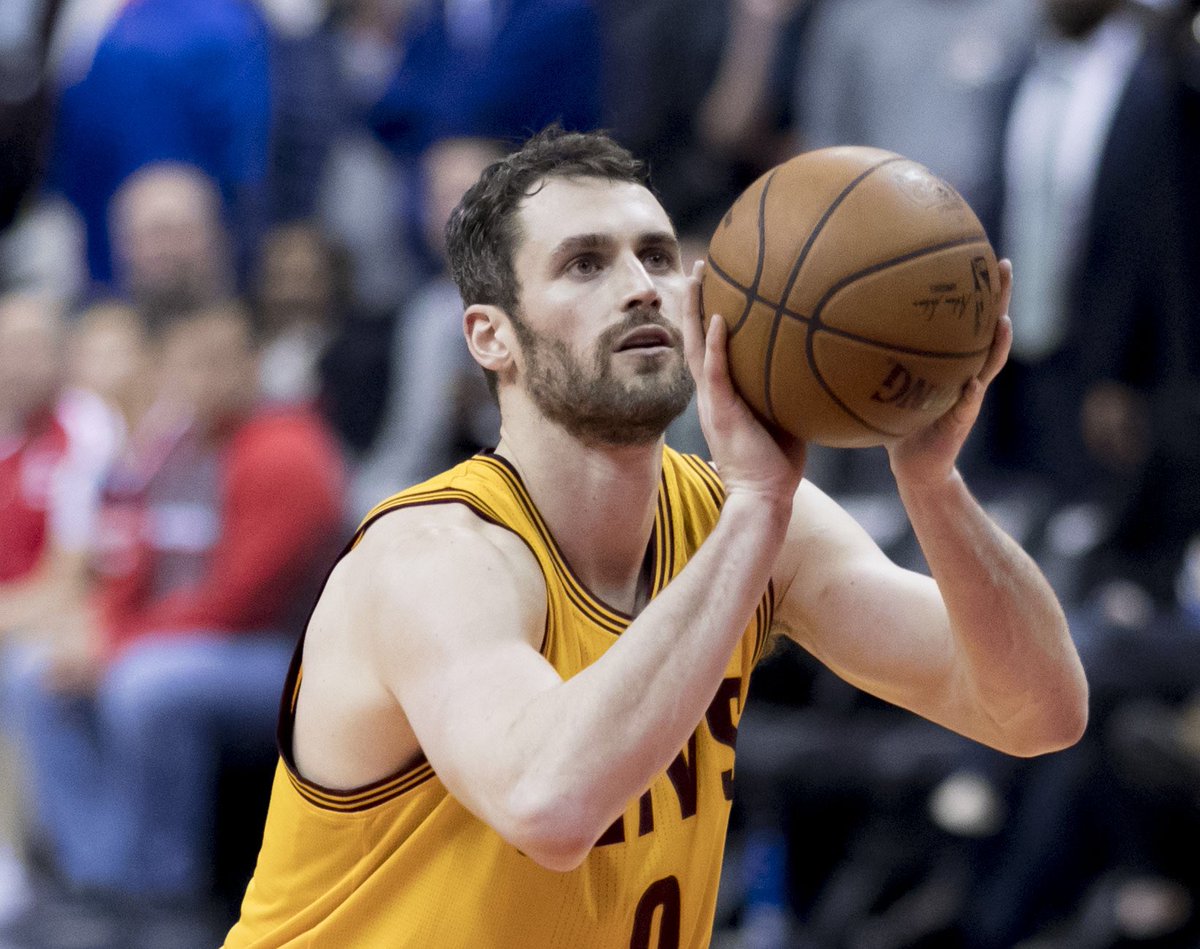 ExpertsHour's tweet photo. Some of these teams are looking 🔥 🔥 🔥 
One of my favorites so far:
Milwaukee Bucks

Pg-Kemba Walker
Sg-Luka Doncic
Sf-Paul Pierce
Pf-Kevin Love
C-Kareem Abdul-Jabbar (c) https://t.co/VttROTXgvH
