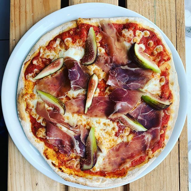 Figs are in abundance at the moment! A classic combination or buffalo mozzarella, prosciutto , and fresh figs! 😍. Available for takeout orders online and more than likely on our dine in rotation this week! ift.tt/2WlKOlE