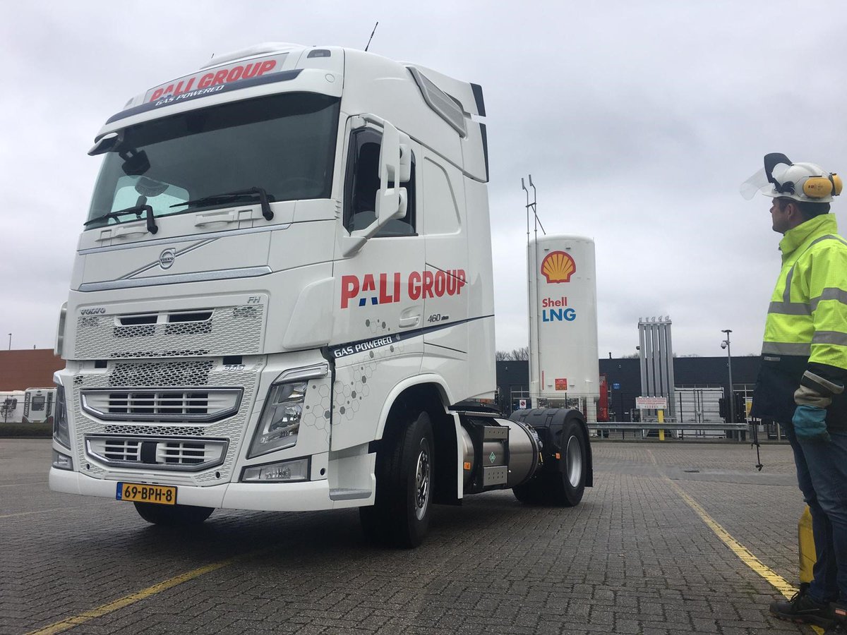 LI Group investeert in LNG-truck om zo haar steentje bij te dragen aan een schoner milieu. LNG staat voor Liquefied Natural Gas, vloeibaar aardgas. Aardgas is de schoonste fossiele brandstof. 20% minder CO2 uitstoot en minder uitstoot van fijnstof. 
bit.ly/2xCRXUg