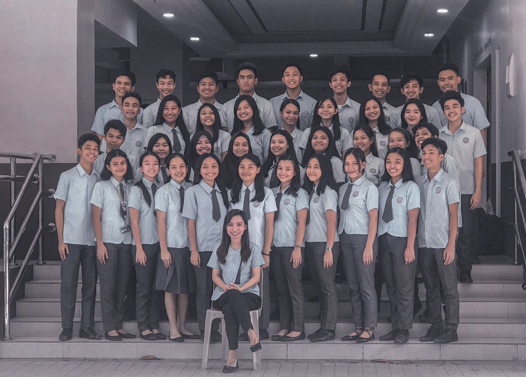StemKamel's tweet photo. No formal goodbyes yet because we’ll still be suffering together in Grade 12. 🥴

But for now, this is Grade 11 - STEM Kamel signing off! 💙🦅 https://t.co/miyK45H9Ps