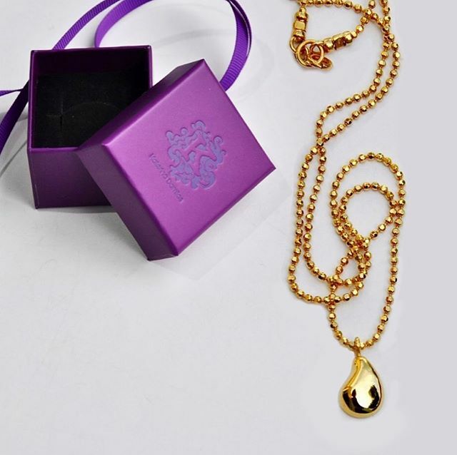 Purple and gold to brighten your day! Here in London we are now advised against all non essential travel, the schools are not yet closed but we feel it will be happening soon. What’s happening where you are? dm and let us know! And much as this is all ve… ift.tt/2xF6r61