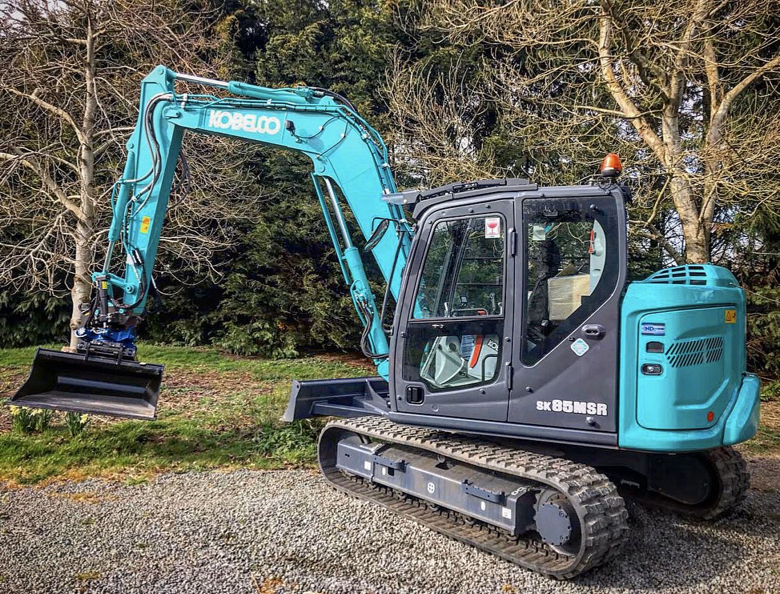 This Kobelco SK85MSR-7 fitted with an <a href="/smp_parts/">SMP Parts</a> ST10 tilt rotator will settle straight in, offering operators outstanding reach thanks to the long arm - balanced nicely with the additional counterweight option. 

#kobelco #smp #molsoncompact #molsongroup #tiltrotator #tilty